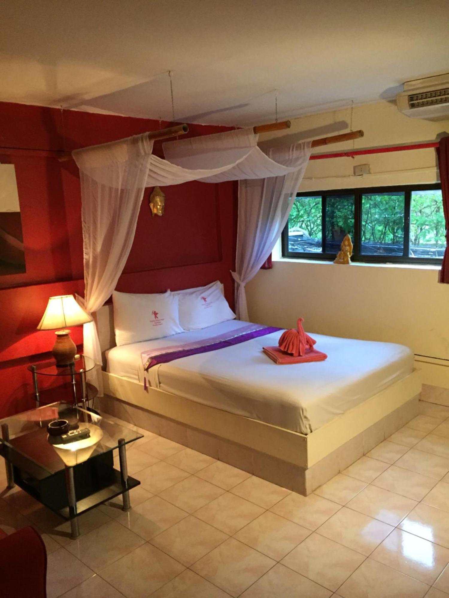 Fong Kaew And Baan Nang Fa Guesthouse Patong Extérieur photo