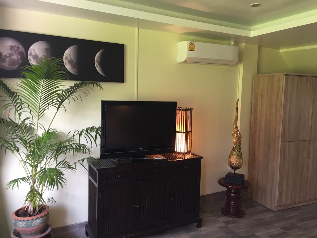 Fong Kaew And Baan Nang Fa Guesthouse Patong Extérieur photo