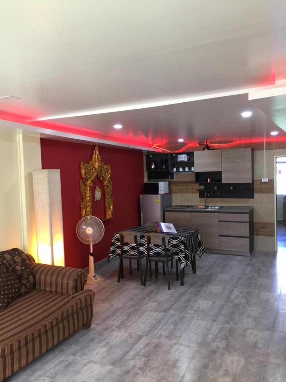 Fong Kaew And Baan Nang Fa Guesthouse Patong Extérieur photo