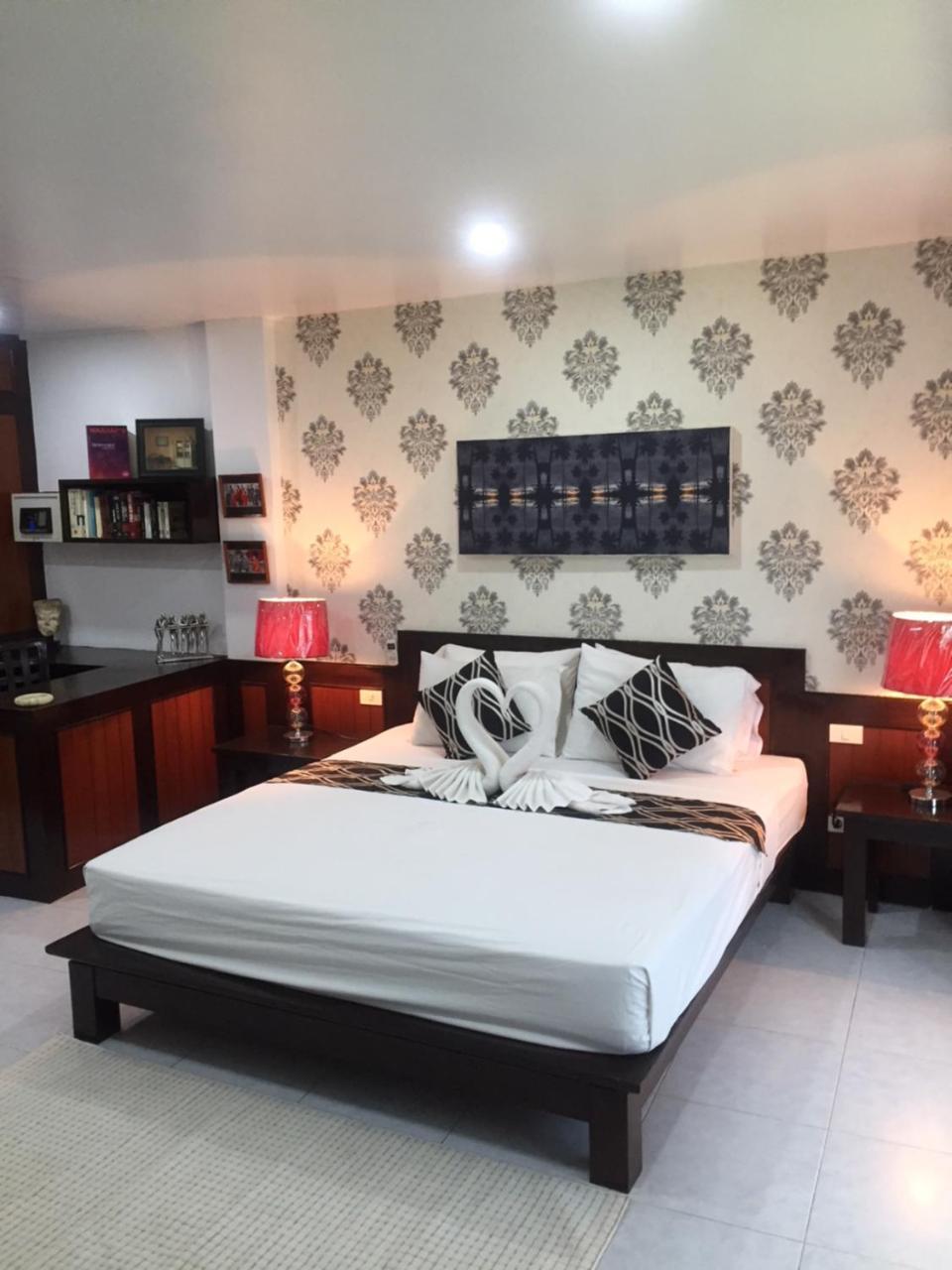 Fong Kaew And Baan Nang Fa Guesthouse Patong Extérieur photo